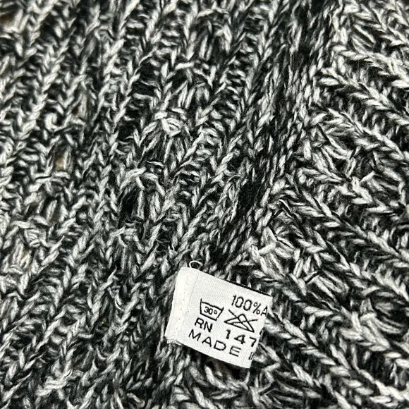 Gray Marled Knit Waterfall Hem Sleeveless Cardigan Vest - Picture 8 of 9